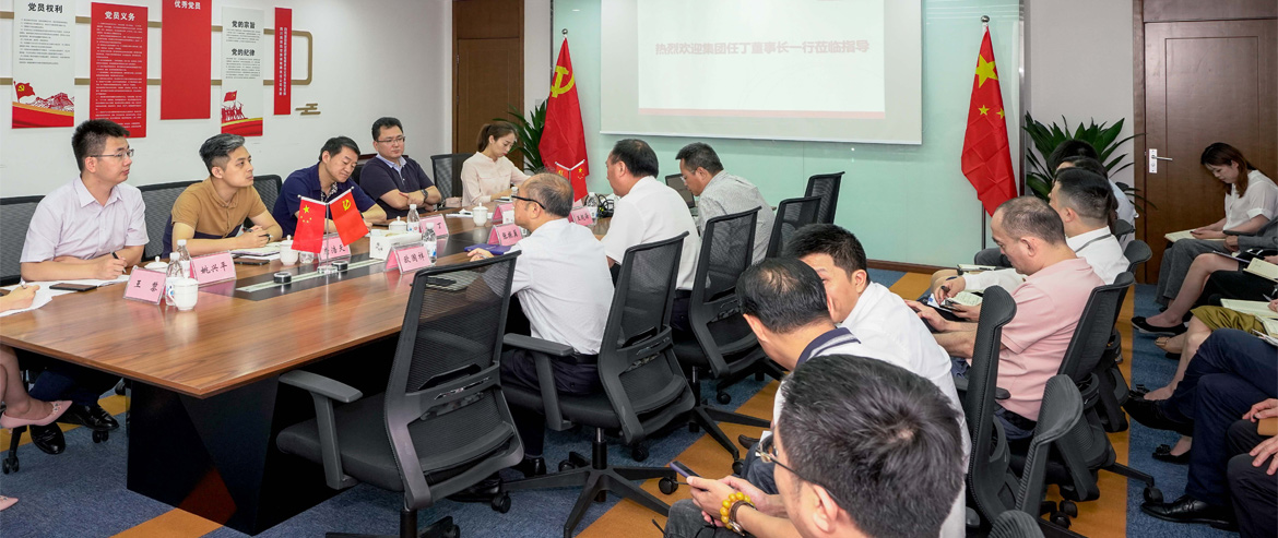 为旅游插上航空“翅膀”，给旅游增添科技“引擎”，用创新创造更大价值