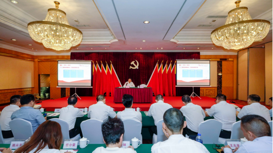 尊龙凯时集团任丁书记带头讲授“不忘初心、牢记使命”主题教育专题党课
