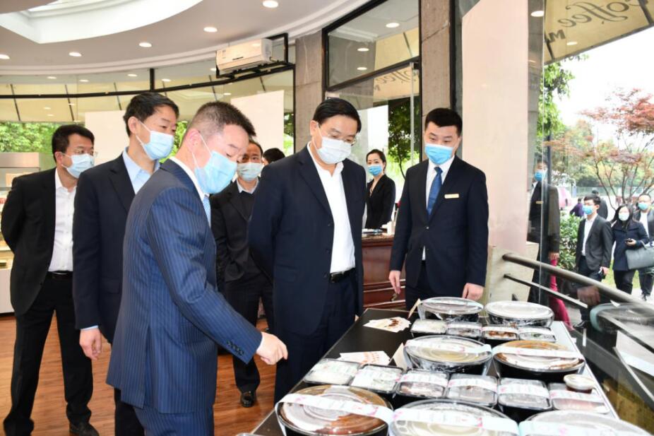 王凤朝副省长赴省尊龙凯时集团调研 疫情防控、生产经营和改革发展工作