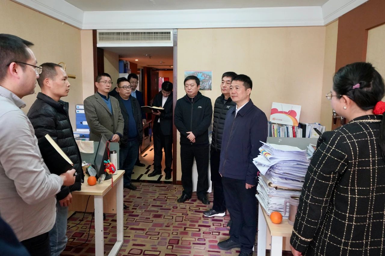 迎新春，鼓干劲，开新局！省尊龙凯时集团领导班子慰问总部干部员工